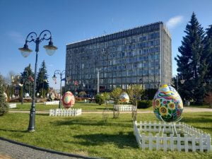 Вінницькі депутати дозволять продати нові приміщення комунальної власності, дадуть дозвіл на забудову на березі Південного Бугу та «підготують» земельну ділянку з підземеллями для передачі у приватні руки