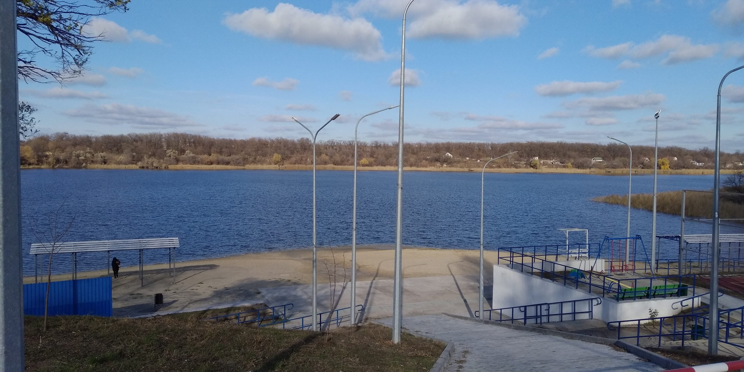 Десятки мільйонів гривень і роки роботи: як живе довгоочікуваний пляж на Павло-Кічкасі?